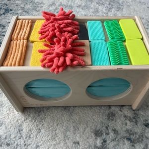 Lovevery Montessori Sensory Box - The Analyst